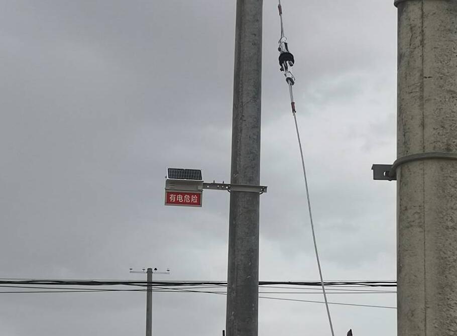 甘肅電力安裝防外破警示牌，為電力防護增添“保護傘”